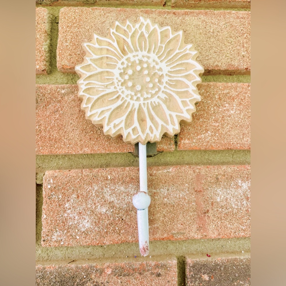 *Distressed Wooden Sunflower Coat Hook